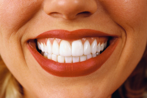 Почему зубы чернеют у взрослого человека