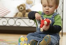 Почему дети ломают игрушки?