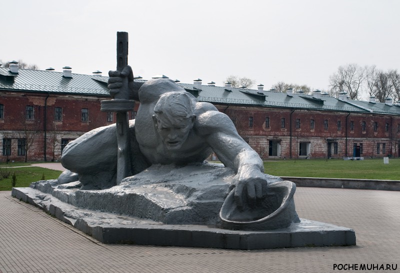 Достаточно ли памятников советским защитникам Брестской крепости?
