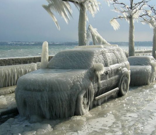 Почему морская вода не замерзает при нулевой температуре?