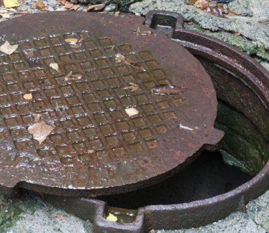 Почему канализационные люки круглые?