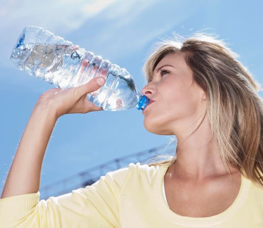 Почему мы покупаем бутилированную воду?