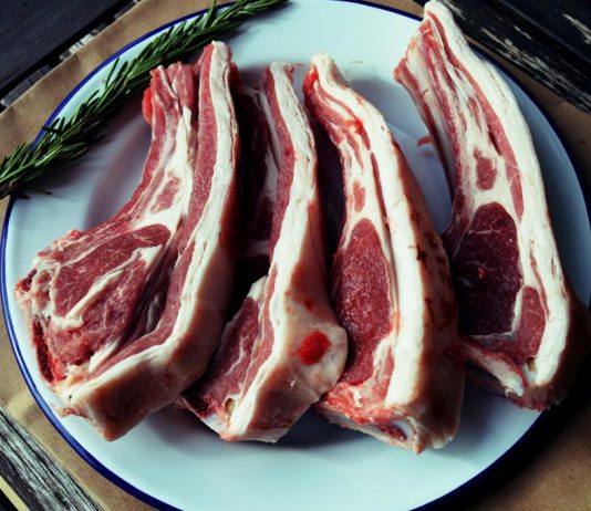 Почему пахнет баранина?