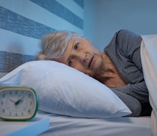 Почему недостаток сна заставляет выглядеть старше?