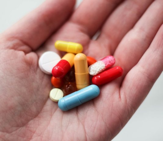 Почему иногда антибиотики не помогают?