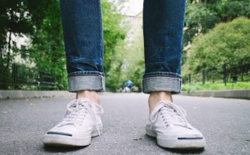 Почему  подворачивают штаны