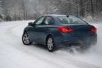 Как избежать заноса на скользкой дороге?