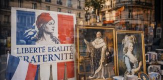 Почему Франция стала республикой и до сих пор спорит о роли королей в истории?